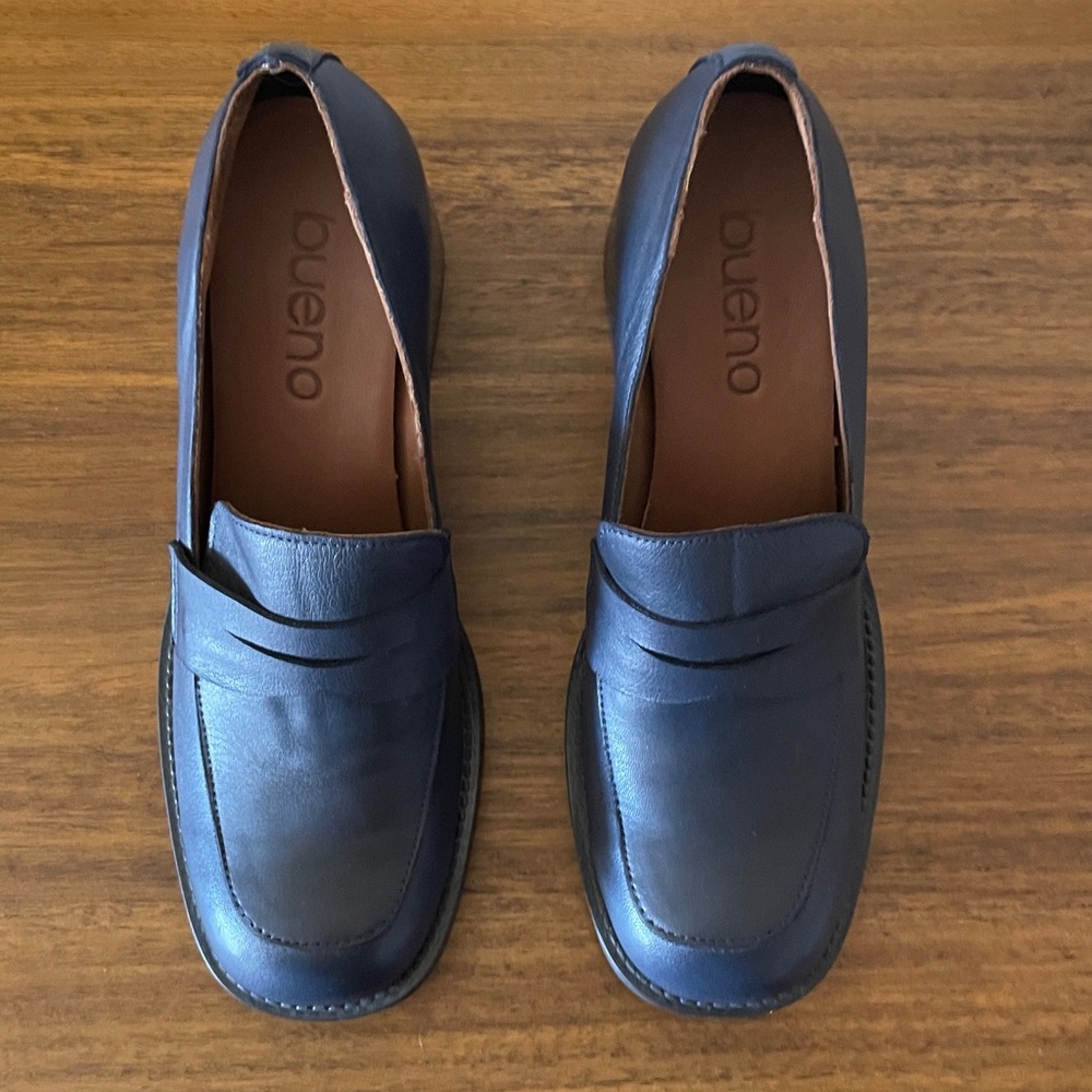Bueno Ruth Leather Loafer Size 39 or 8.5